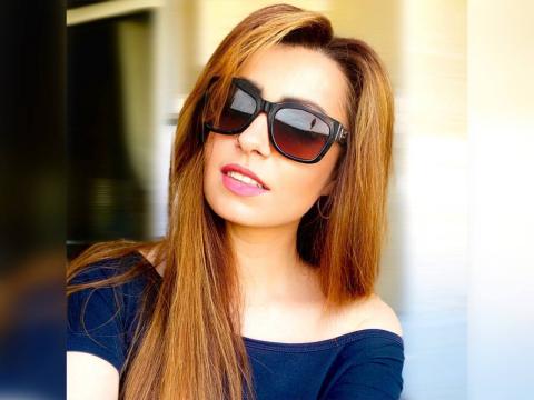 Start video chat with 00Ksima: Strip-tease