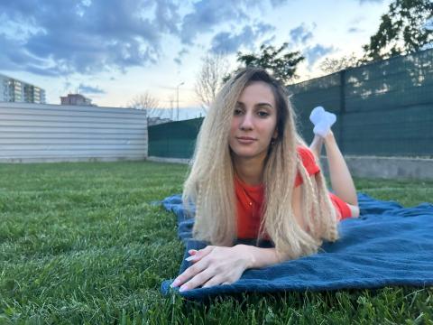 Welcome to cammodel profile for SkylarRedstone: Smoking