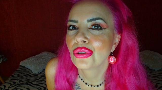 Explore your dreams with webcam model AnalBlondeSexx: Squirting