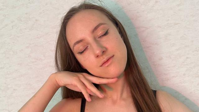 Find your cam match with Violetpayne: Strip-tease