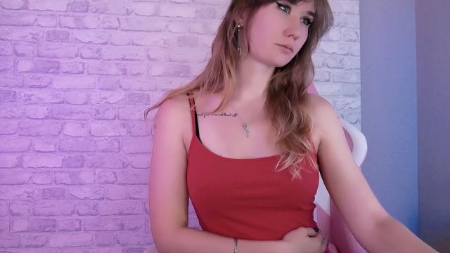 Watch cammodel PiperDream: Nipple play
