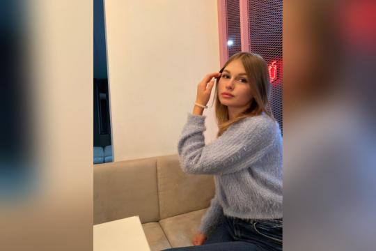 Find your cam match with 001GOODGIRL: Kissing