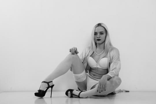 Connect with webcam model lollyjull: Nipple play
