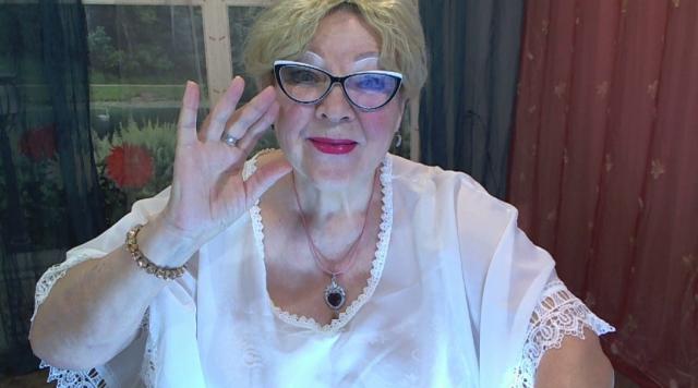 Adult chat with MarthaHolms: Ask about my other activities