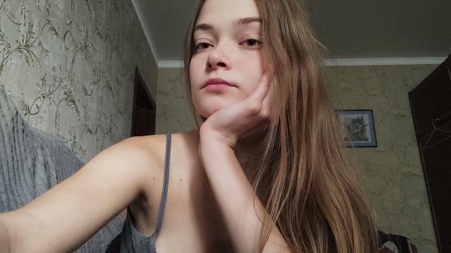 Connect with webcam model HappyEmily444: Conversation