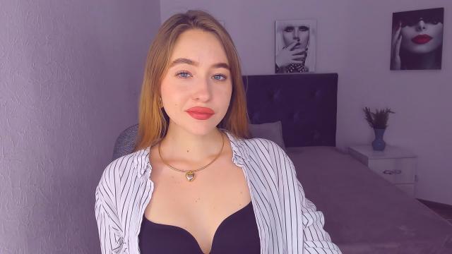 Find your cam match with NicoleRoss: Legs, feet & shoes