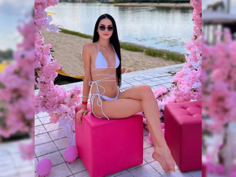Why not cam2cam with Grace77