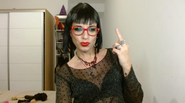 Adult webcam chat with BlackMoonLilith: Foot fetish
