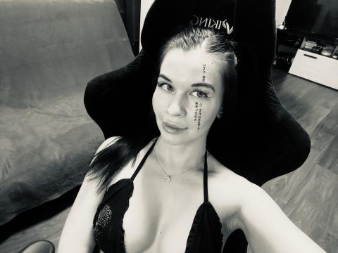 Connect with webcam model MyLovelyBirdy: Latex & rubber