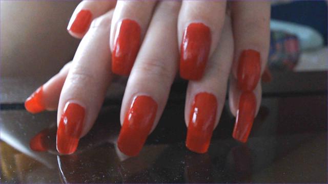 Connect with webcam model LuckyLilu: Nails