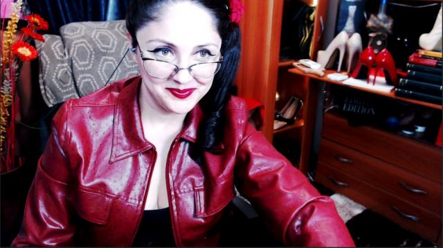 Connect with webcam model ImperatrizaSADO: Outfits