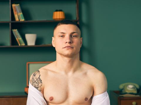 Watch cammodel GregorWun: Nipple play