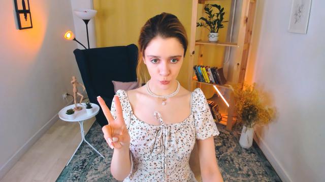 Start video chat with FrancescaSmit: Role playing