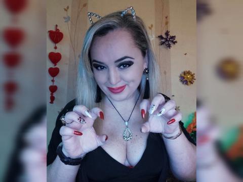 Connect with webcam model CuteDimple