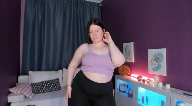 Connect with webcam model DreamyVickyy: Strip-tease