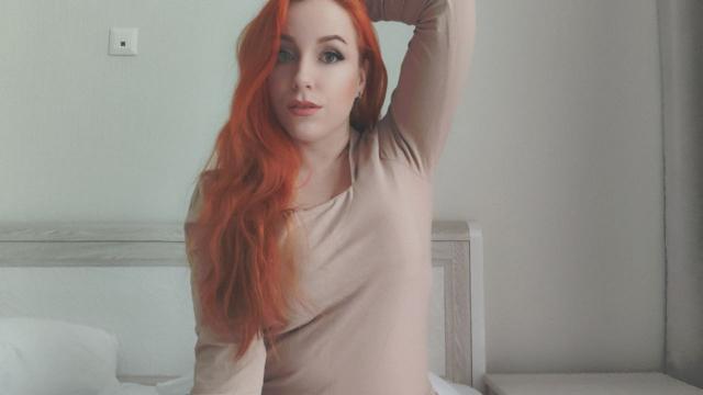 Adult chat with RoseRoxy: Nipple play