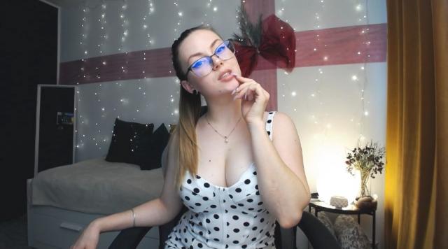 Connect with webcam model JessaRouds: Outfits