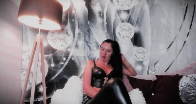 Start video chat with LaraBluewater: BDSM