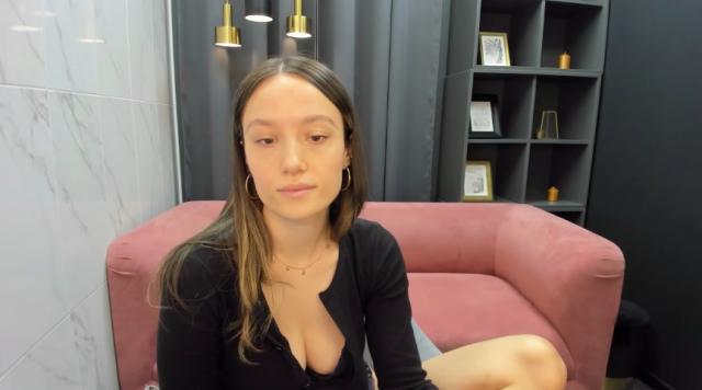 Explore your dreams with webcam model AgnesGoddes: Piercings & tattoos
