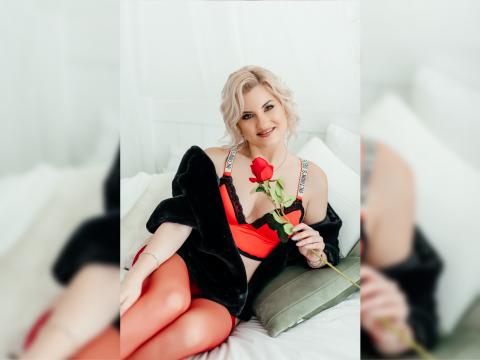 Welcome to cammodel profile for SpicyBlonde25: Cooking