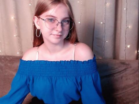 Adult chat with AlexaWhite: Legs, feet & shoes