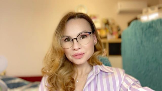 Start video chat with MelindaMills: Sucking