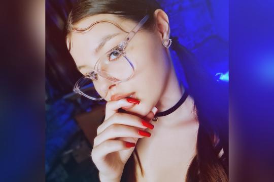 Adult webcam chat with 0000JuicyPeach: Ask about my other interests