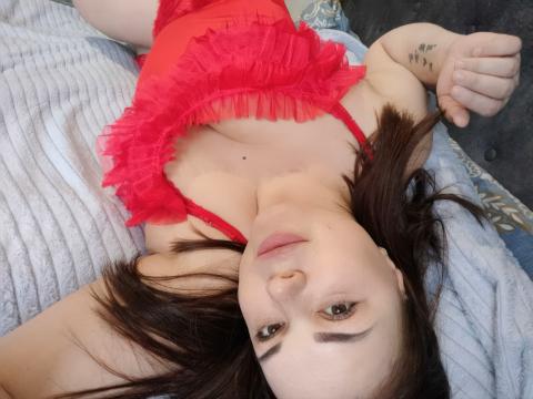 Find your cam match with Nika102