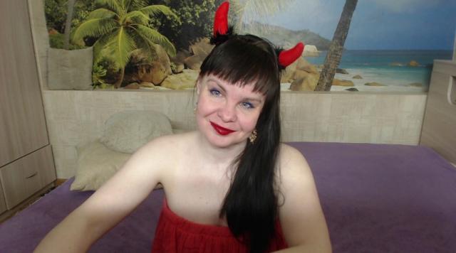 Adult webcam chat with Destinybbb: Dominatrix