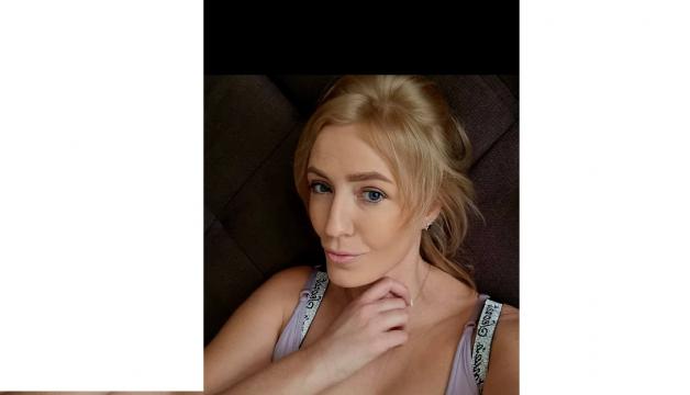 Connect with webcam model SunnyDawn: Dancing