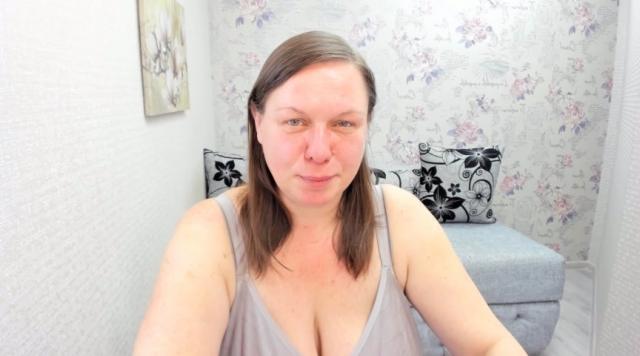 Webcam chat profile for KellyPerfection: Kissing