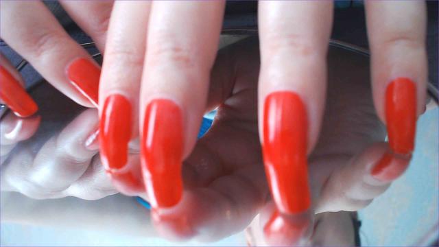 Find your cam match with LuckyLilu: Nails