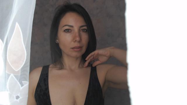 Start video chat with HelenaGodness: Lipstick