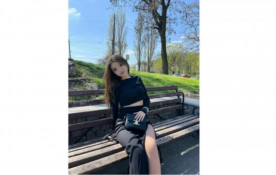 Connect with webcam model FlyingFeather58: Outdoor Activities