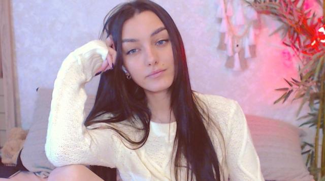 Adult chat with Alina322: Strip-tease