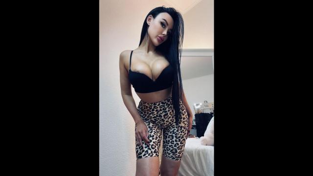 Connect with webcam model miamurrr: Ask about my other activities