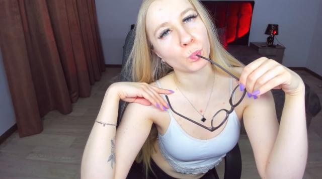 Why not cam2cam with MilanaStone: Piercings & tattoos