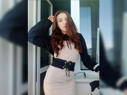 Welcome to cammodel profile for Lana18: Dancing