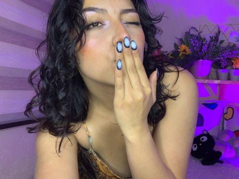 Connect with webcam model Littlelua: Nipple play