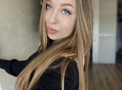 Connect with webcam model Nasstusya: Piercings & tattoos