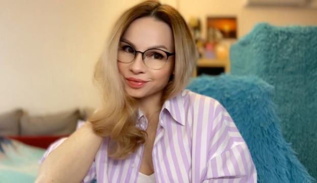 Find your cam match with MelindaMills: Smoking