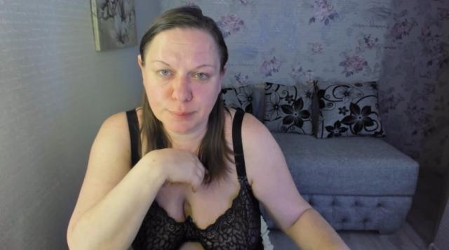 Adult chat with KellyPerfection: Kissing