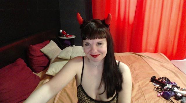 Adult webcam chat with Destinybbb: Kissing