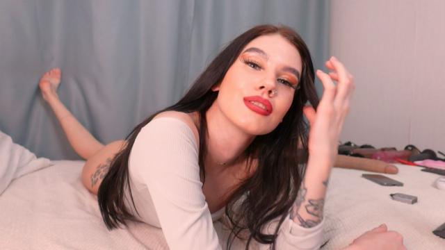 Welcome to cammodel profile for JustMarie: Kissing