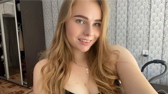 Explore your dreams with webcam model SweetBaklava: Sports