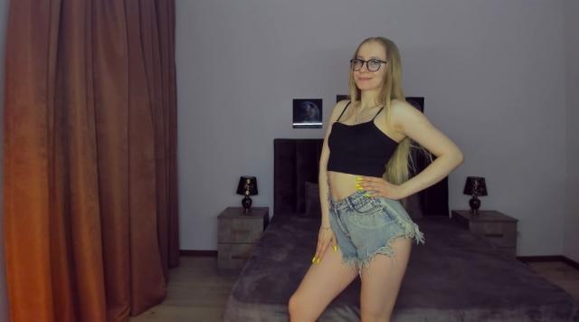 Welcome to cammodel profile for MilanaStone: Strip-tease