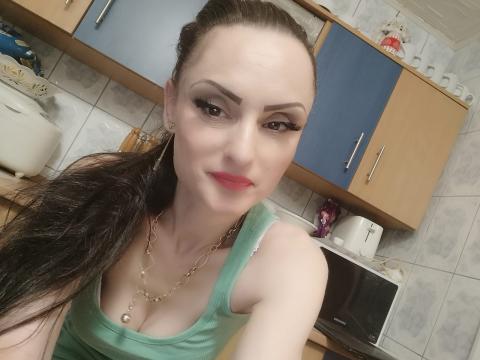 Adult webcam chat with madalina01: Smoking