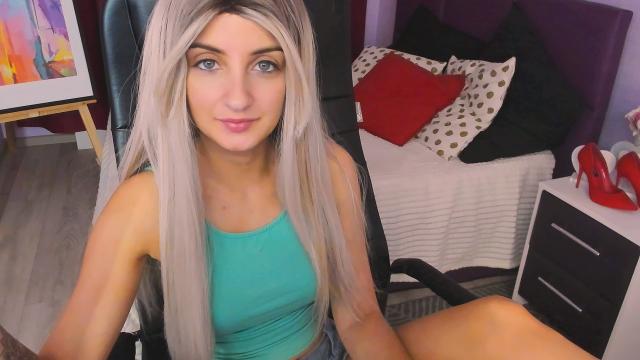 Adult webcam chat with KattyLight: Nails
