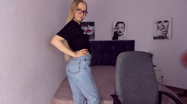 Adult webcam chat with MilanaStone: Glasses
