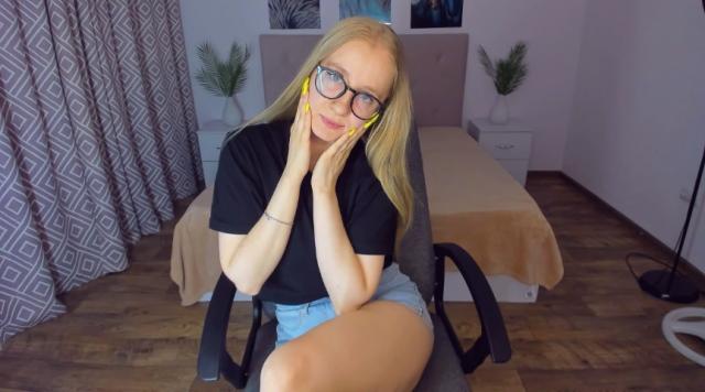 Connect with webcam model MilanaStone: Legs, feet & shoes